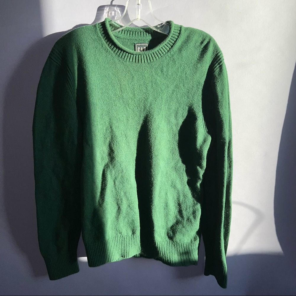 GAP sweater